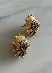 Coin Pearl Stud Earrings!