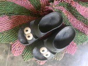 Cute Black Slip-on Slippers
