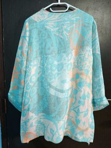 🌸Floral Print Top Size Medium