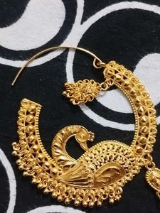 Elegant Gold Peacock Nath &amp; Maang Tikka Set