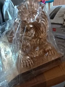 Dubai Lion heavy