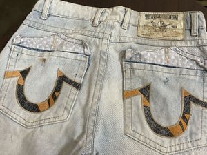 TRUE RELIGION JEANS