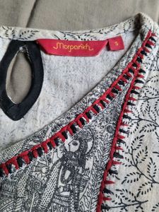 Unique Printed Sleeveless Kurta