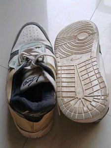Kroos White &amp; Black Sneakers