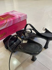 Chic Patent Block Heels with Ankle Strap