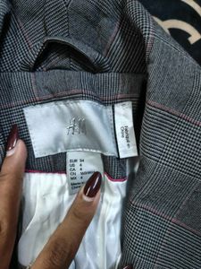 H&amp;M Chic Grey Plaid Blazer
