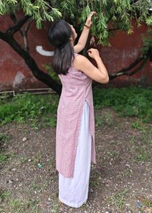 Stylish Sleeveless Kurti