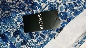 Shein Fitted Strapless Floral Print Crop Tube Top