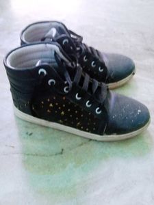 Black Casual High-Top Sneakers