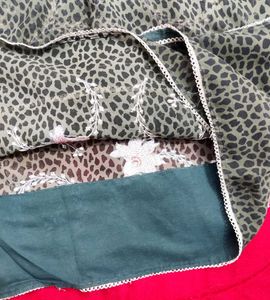 Elegant animal print Embroiderd Saree ✨