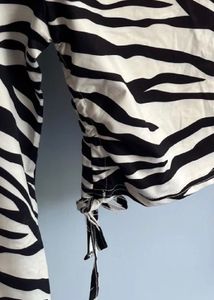 Stylish Zebra Print Long Sleeve Top