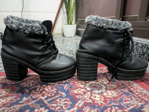 Black Fur Trim Boots