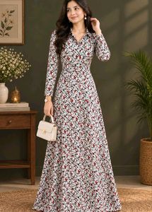 👗White Maxi Floral Dress