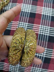Exquisite Bangle Set