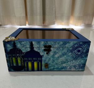 Blue Lantern Design Big Jewelry Box