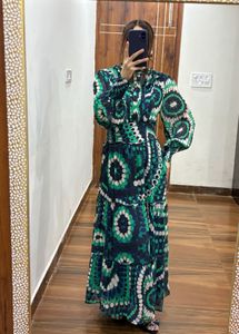Abstract Retro print Maxi with smocked cuffs