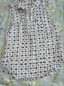 Levi's White &amp; Blue Print shirt