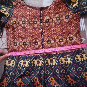 Elegant Ethnic Kurta with Indian Motifs