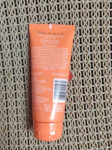 Foxtale Super Glow Face Wash