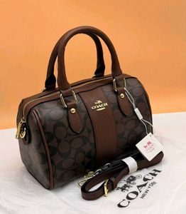 LATEST COACH SPEEDY**12A QUALITY**WITH DUSTCOVER