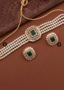 Elegant Pearl &amp; Emerald Necklace Set