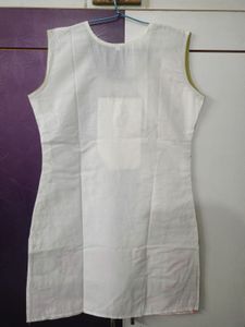 Elegant White Kurta with Floral Print