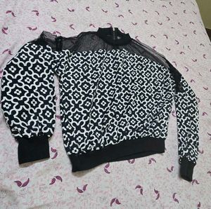 Chic Black &amp; White Printed Tunic
