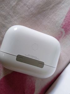 Apple earbuds