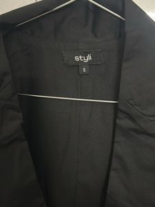 Elegant Black Blazer Shirt