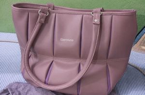 Stylish Tote Bag - Perfect Everyday Accessory