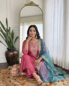 Elegant Pink Kurta Set with Teal Dupatta