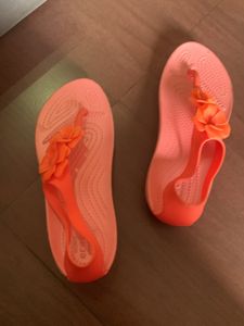 Beautiful Sandals By Crocs Size W-6 uk-4