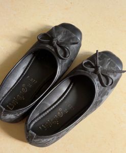 Cute Black Ballet Flats with Bow