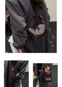 Min Hobo Bag