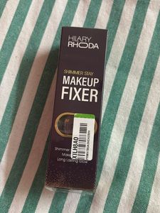 Hilary Rhoda Shimmer Stay Makeup Fixer