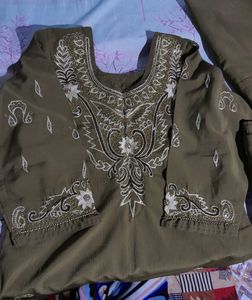 Pakistani 3 Piece Kurta Set 💚