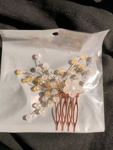 Elegant Floral Hair Comb with Crystals