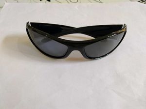 Sleek Black Sporty Sunglasses