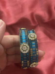Any one set at rs 200