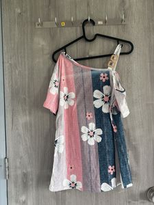 Floral Print Cold Shoulder Top