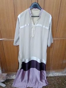 Elegant Cream Kurta with Detailed Hem