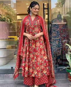 Elegant Red Floral Kurta Set
