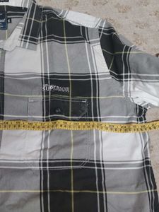 Men's Plaid Button-Up Shirt