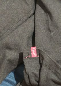 Negotiable black under skirt for sarees