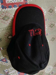 Black and Red Baseball Cap 🧢