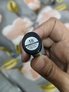 ME-ON Matte Lipstick - Shade 18