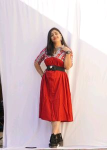 women maroon flared