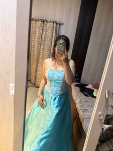 Stunning Blue Embellished Gown🦋🎀