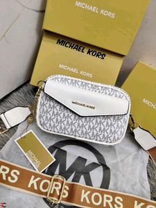 Michael Kors MAISIE 2-IN-1 Signature Camera Bag WD