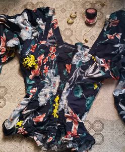 Chic Floral Print top